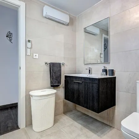 Terrace, Parking & Pool Estepona