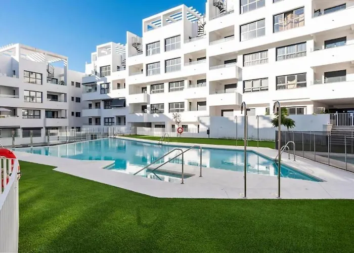 Terrace, Parking & Pool * エステポナ