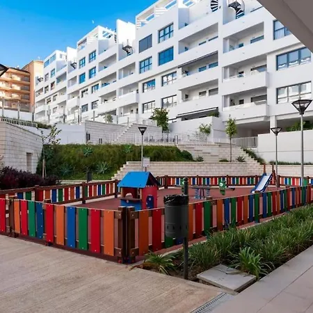 Lägenhet Terrace, Parking & Pool *