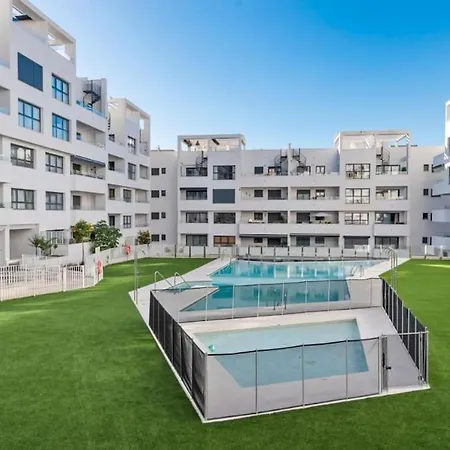 Terrace, Parking & Pool Апартаменты Эстепона