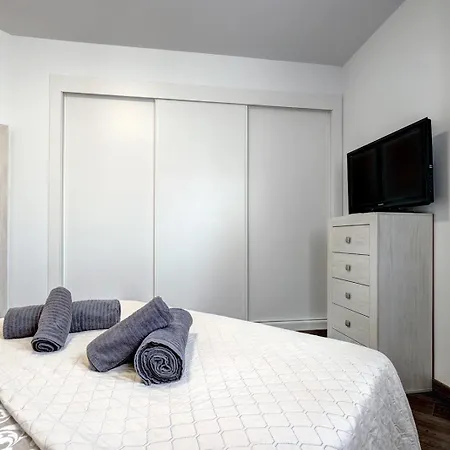 Terrace, Parking & Pool Appartement *