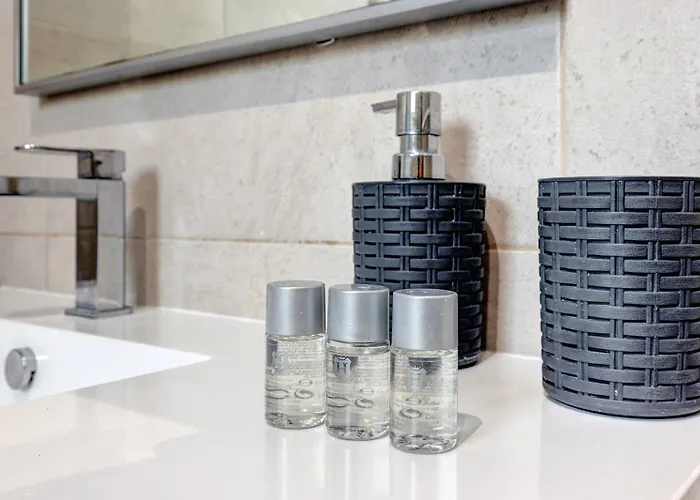 Terrace, Parking & Pool * Estepona