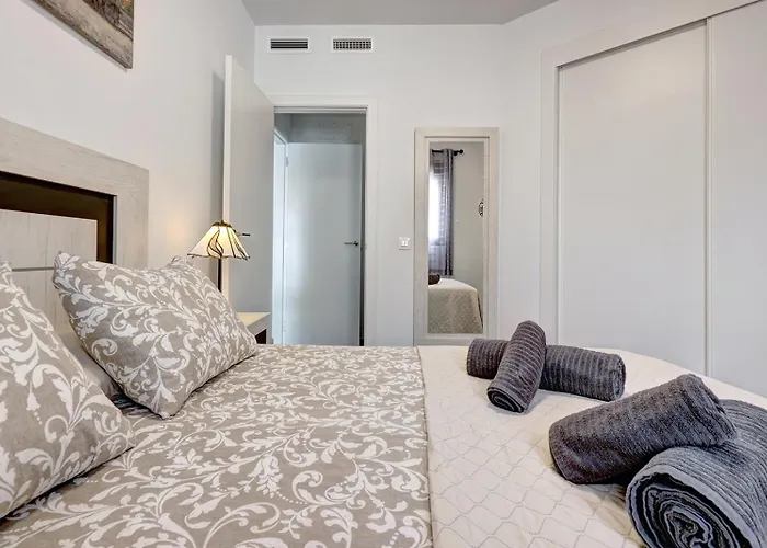 Terrace, Parking & Pool * Estepona