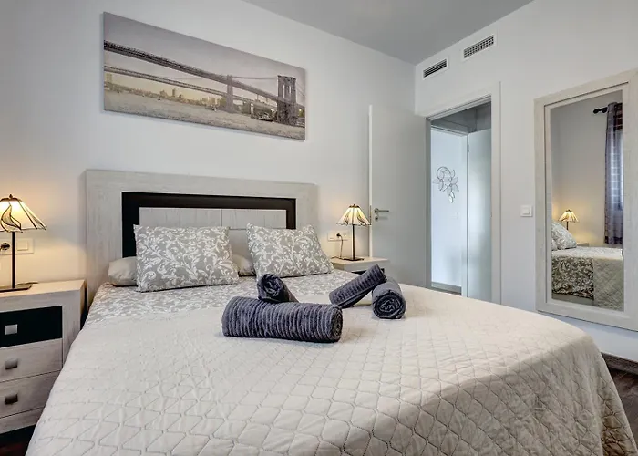 Daire Terrace, Parking & Pool Estepona