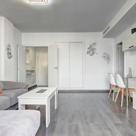 Apartment Terrace, Parking & Pool Estepona