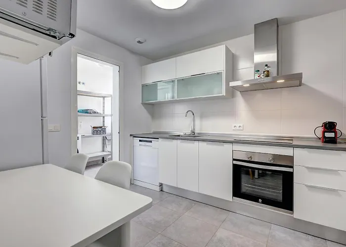 Apartment Terrace, Parking & Pool *